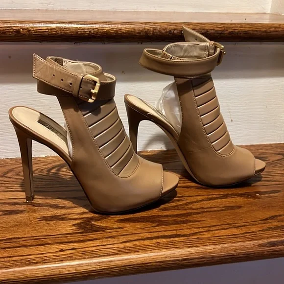 GUESS Women’s open toe heels size 6 - Picture 1 of 5